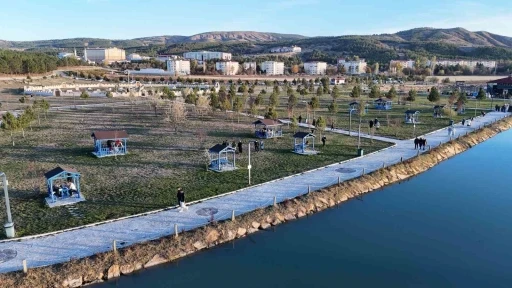 Sivas’ta hava sıcaklıkları mevsim normalleri üzerinde seyretti, vatandaşlar hafta sonunu piknik alanlarında geçirdi
