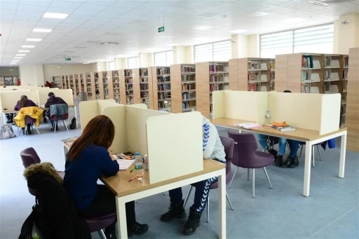 Sivas&rsquo;ta k&uuml;t&uuml;phanelerin ziyaret&ccedil;isi azalıyor
