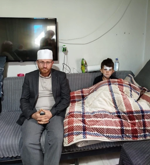 Kuyuya düşen çocuğun yardımına imam yetişti