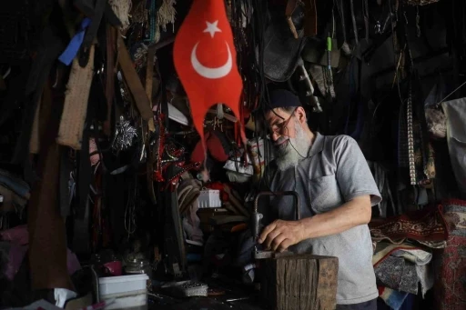 Sivas&rsquo;ta mesleğin son temsilcisi: 60 yıllık sara&ccedil; son d&ouml;nemlerde yurt dışına &uuml;retim yapıyor

