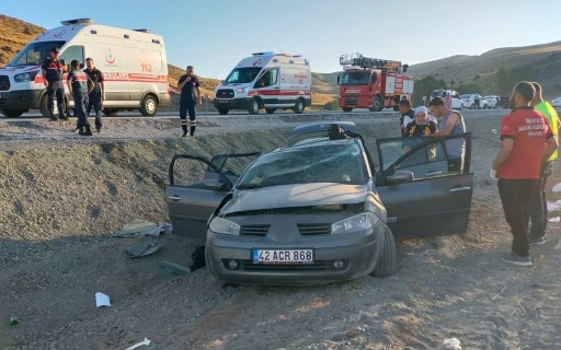 Sivas’ta otomobil şarampole yuvarlandı: 4 yaralı
