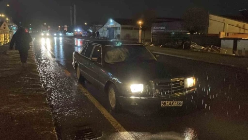 Sivas&rsquo;ta otomobilin &ccedil;arptığı yaya ağır yaralandı
