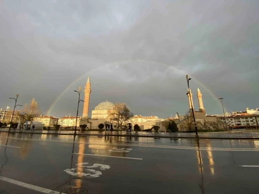 Sivas’ta sağanak sonrası gökkuşağı şöleni
