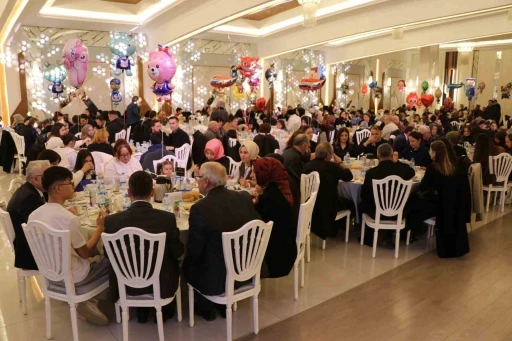Sivas&rsquo;ta yetim &ccedil;ocuklar iftar sofrasında buluştu

