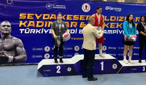 Sivaslı boks&ouml;r Ecrin&rsquo;den T&uuml;rkiye ikinciliği
