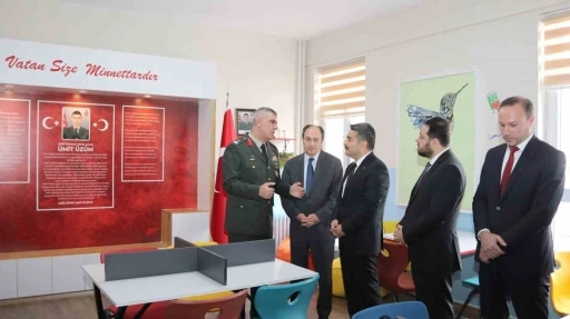 Sivaslı şehidin adı k&uuml;t&uuml;phanede yaşatılacak
