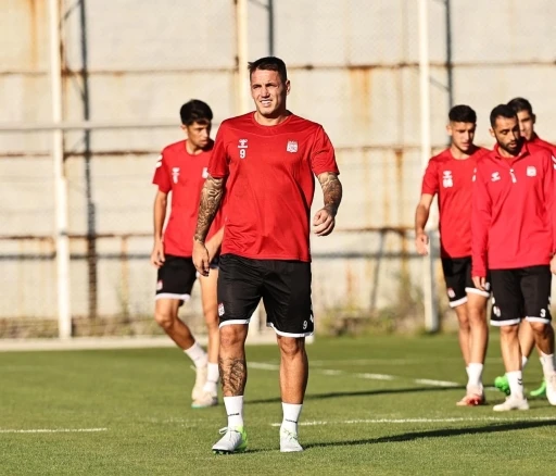 Sivasspor’a Rey Manaj idmanlara başladı
