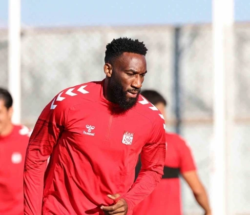 Sivasspor, Aaron Appindangoye&rsquo;nin s&ouml;zleşmesini yeniledi
