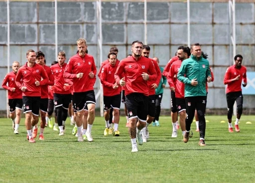 Sivasspor, Antalyaspor maçı hazırlıklarını tamamladı
