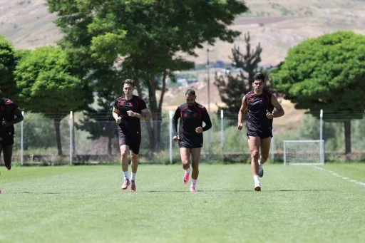 Sivasspor g&uuml;n&uuml; &ccedil;ift idmanla tamamladı

