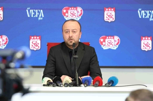 Sivasspor Kul&uuml;b&uuml; Başkanı &Ouml;z&ccedil;oban: "Kalan 33 puana talibiz"
