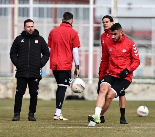 Sivasspor, Trabzonspor ma&ccedil;ına 3 puan i&ccedil;in hazırlanıyor
