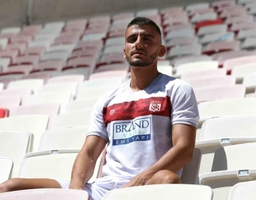 Sivasspor, Yunan stoper Achilleas Poungouras’ı kadrosuna kattı
