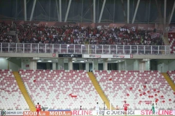 Sivassporlu taraftarlar Samsunspor maçına ilgi göstermedi

