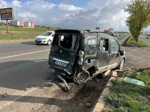 Siverek’te otomobil, hafif ticari araca çarptı: 1 yaralı
