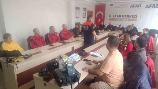 Sivil toplum kuruluşlarına &rsquo;Tehlikeli Maddelere M&uuml;dahale&rsquo; eğitimi verildi
