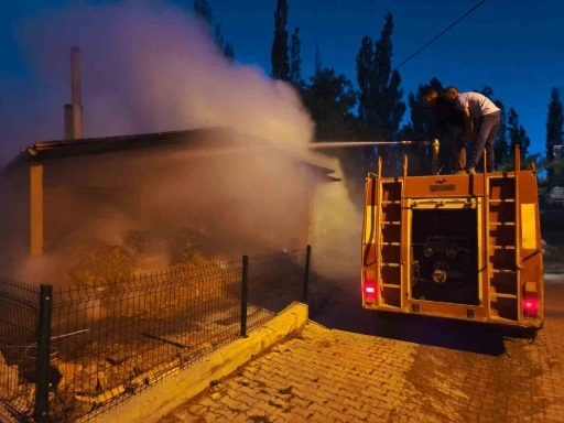 Sızır Belediyesi yufka üretim tesisinde yangın çıktı
