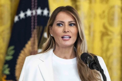 Slovenya’da Melania Trump’ın bronz heykeli çalındı
