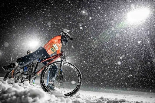 Snowbike T&uuml;rkiye Şampiyonası&rsquo;nda Akhisar r&uuml;zgarı
