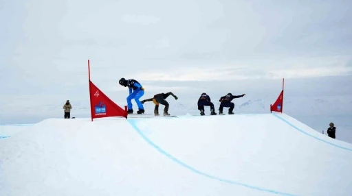 Snowboard&rsquo;un yıldızları Ergan Dağı&rsquo;nda buluştu
