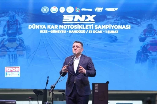 SNX T&uuml;rkiye D&uuml;nya Kar Motosikleti Şampiyonası&rsquo;nın a&ccedil;ılış seremonisi Rize&rsquo;de ger&ccedil;ekleştirildi
