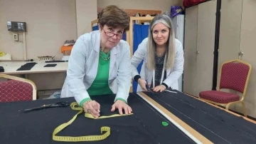 Soğukta &uuml;ş&uuml;yen Gazzeli &ccedil;ocukları Tekirdağlı kadınların el emekleri ısıtacak
