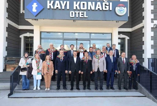 Söğüt, İpekyolu Belediyeler Birliği toplantısına ev sahipliği yaptı
