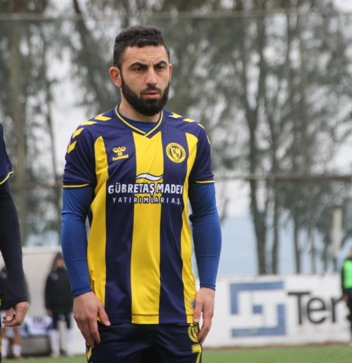S&ouml;ğ&uuml;tspor 3 futbolcuyla yollarını ayırdı
