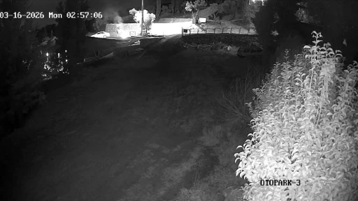 Sohbet ederken 4 metre y&uuml;kseklikten beton zemine d&uuml;şt&uuml;
