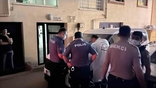 Sokağı saran ağır koku acı ger&ccedil;eği ortaya &ccedil;ıkardı: Yaşlı adam evinde &ouml;l&uuml; bulundu
