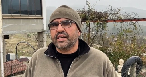 Sokak k&ouml;pekleri, sahipli k&ouml;peği par&ccedil;aladı
