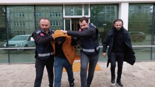 Sokak ortasında karısını öldüren koca tutuklandı
