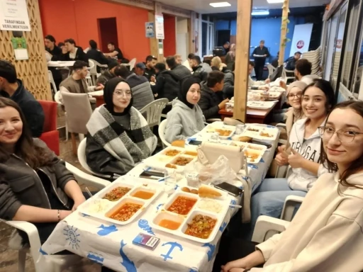 S&ouml;ke&rsquo;de lise &ouml;ğrencileri iftar programında buluştu
