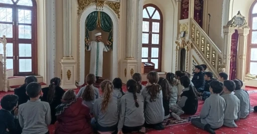 S&ouml;ke&rsquo;de &ouml;ğrenciler camilerin tarihini yerinde &ouml;ğreniyor
