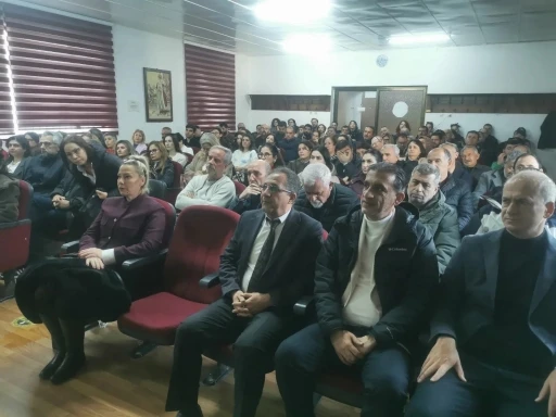 S&ouml;ke&rsquo;de &ouml;ğretmenlere g&uuml;ncellenen ders kitapları semineri verildi

