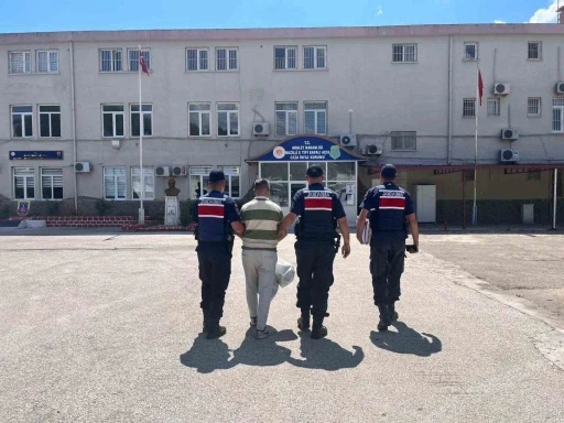 S&ouml;ke ve Karacasu&rsquo;da aranan şahıslar yakalandı
