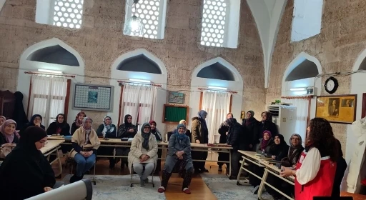 Sokollu Camii Kur&rsquo;an Kursu kursiyerlerine AEP eğitimi
