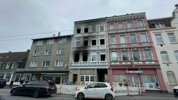 Solingen’de Türklerin yaşadığı bina kundaklandı: 2’si çocuk 4 ölü, 9 yaralı
