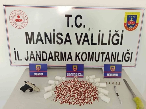 Soma&rsquo;da uyuşturucu operasyonu: 3 tutuklama
