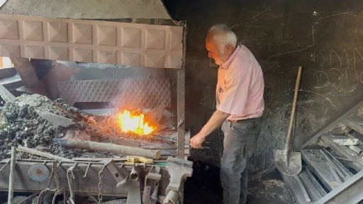 Son kuşak demirciler 50 yıldır demire şekil veriyor

