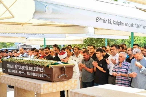 Sondaj çalışması sırasında elektrik akımına kapılması sonucu hayatını kaybeden DESKİ personeli son yolculuğuna uğurlandı
