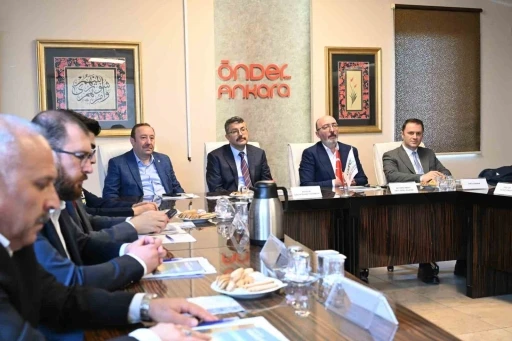 &lsquo;Sosyal Medya Kıskacında Aile &Ccedil;alıştayı&rsquo; Ankara&rsquo;da d&uuml;zenlendi
