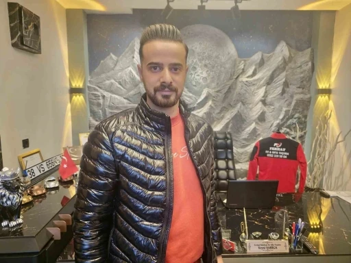 Sosyal medyada &ouml;ğrendiği Heimlich manevrası bebeğin hayatını kurtardı
