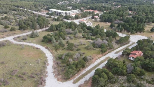 Spil Dağı Milli Parkı&rsquo;na T&uuml;rkiye&rsquo;de ilk "Kıl &Ccedil;adır Gen&ccedil;lik Kamp Merkezi"
