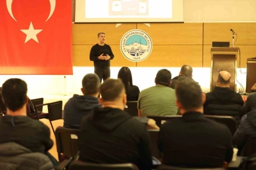 Spor A.Ş. personeline g&uuml;venli spor tesisleri i&ccedil;in ilk yardım eğitimi
