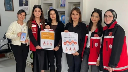 Stajyer &ouml;ğrencilerden farkındalık &ccedil;alışması
