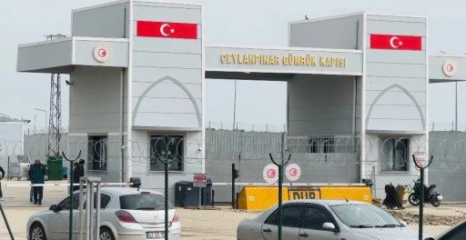 STK temsilcileri kapatılacak g&uuml;mr&uuml;k kapıları i&ccedil;in sınırda toplandı
