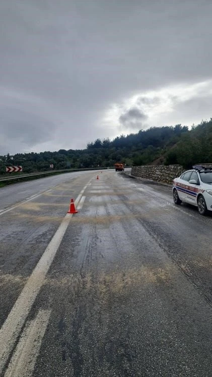 Su birikintisine karşı kaplama ve kumlama &ccedil;alışması
