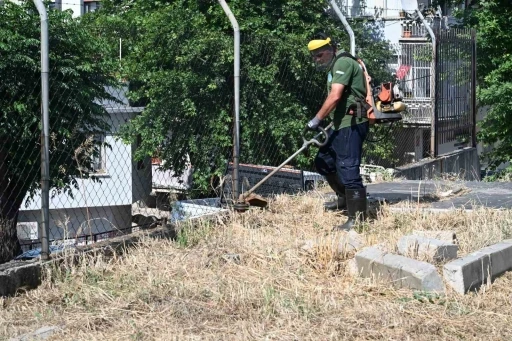 Su depolarının çevresinde yangın riskine karşı temizlik
