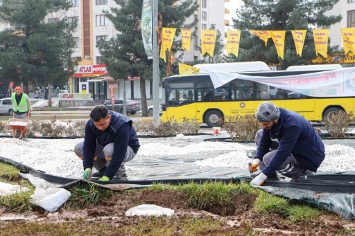 Su tasarrufu i&ccedil;in kavşaklarda d&ouml;n&uuml;ş&uuml;m başladı
